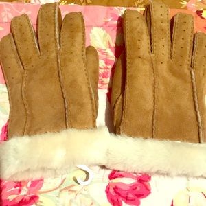 Ugg sheepskin gloves